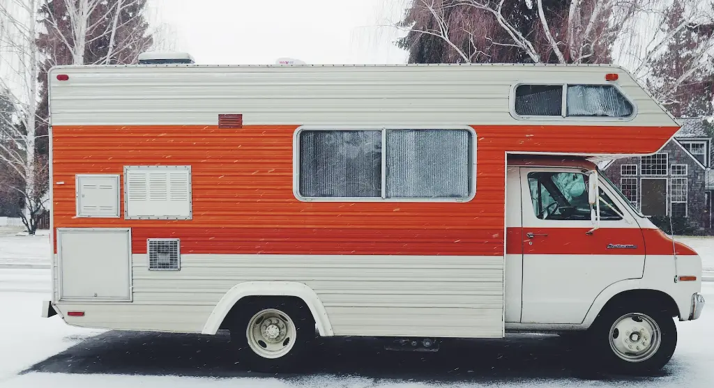 RV <a href='fleet-dash-cam1.html' style='color: #014a97;' target='_blank'>dash cam</a>